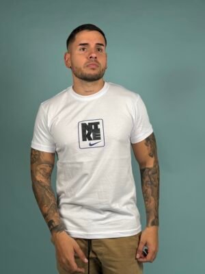 Camiseta hombre Nike Minimalist  -  9000033