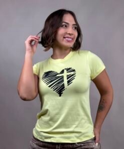 Camiseta corazon cruz amarillo -1202484